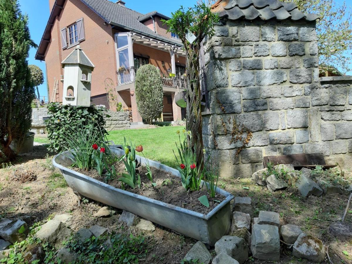 Chambres Chez Nanou Avec Petit Dejeuner Chimay Exteriér fotografie